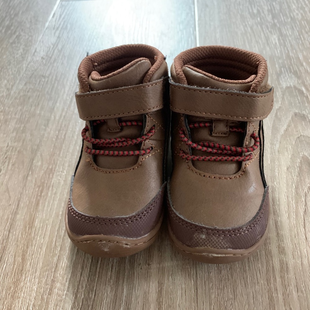 Stride Rite 360 Leopold Boot (US Boys size 5)